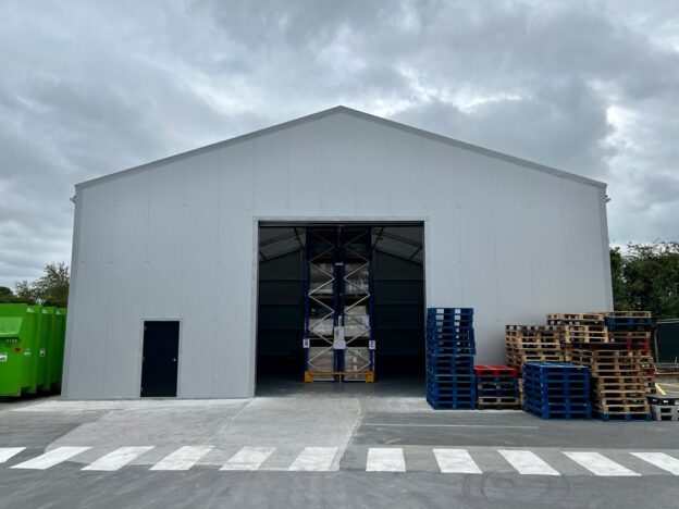 Insulated temporary buildings used for pallet storage from Lauralu